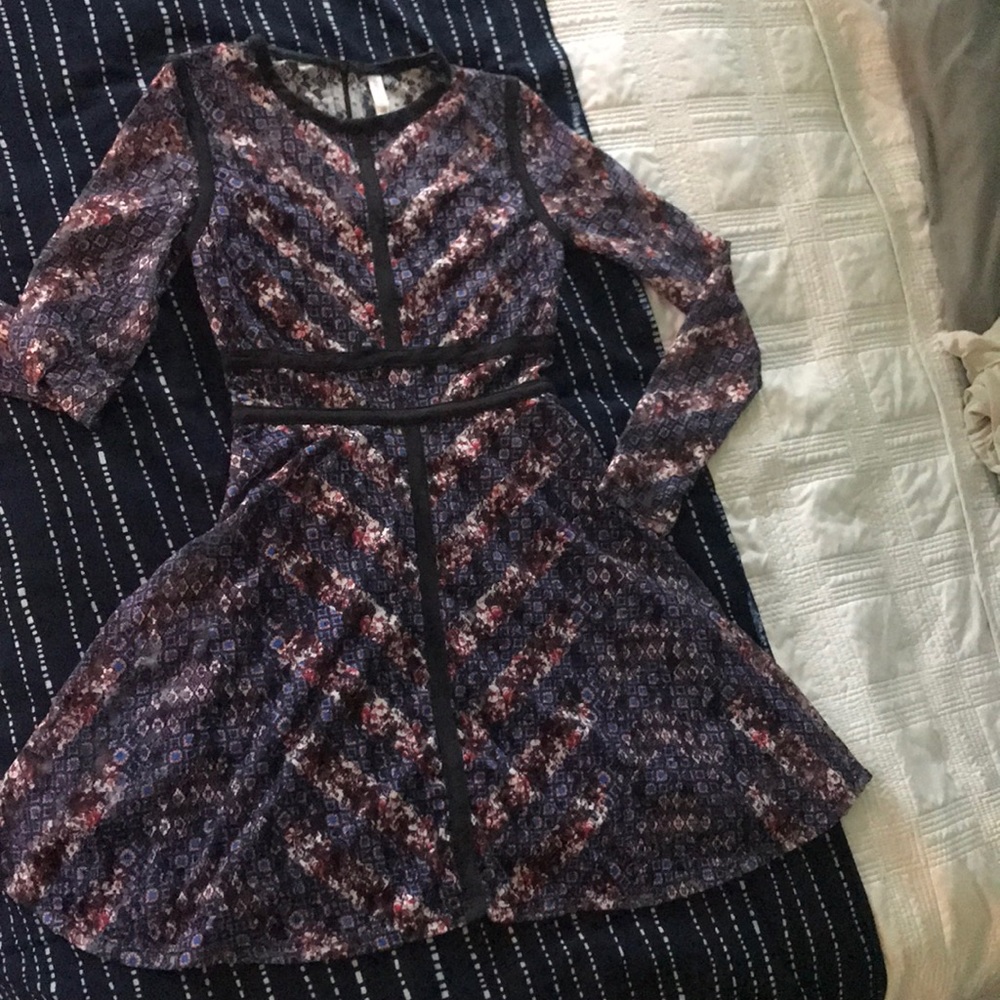 Dress - Picture 3 of 3